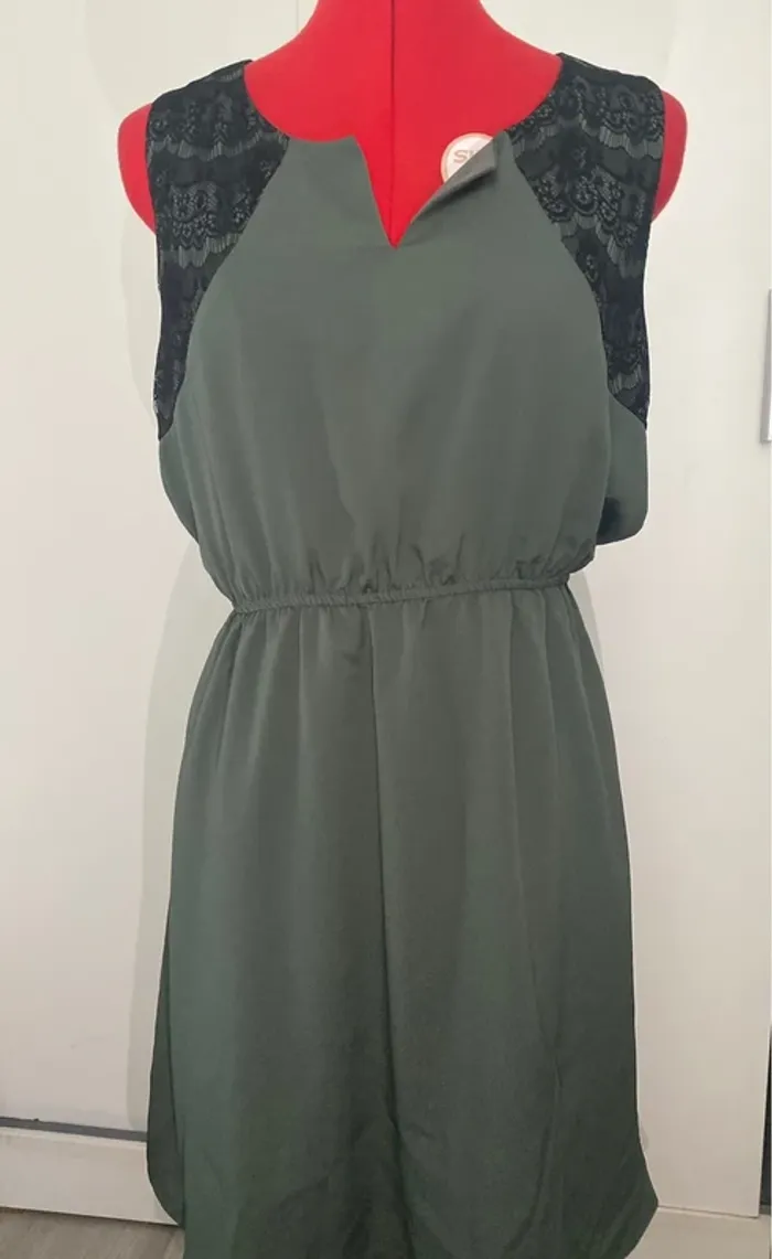 Robe fluide kaki et dentelle noire Tex Woman - photo numéro 2