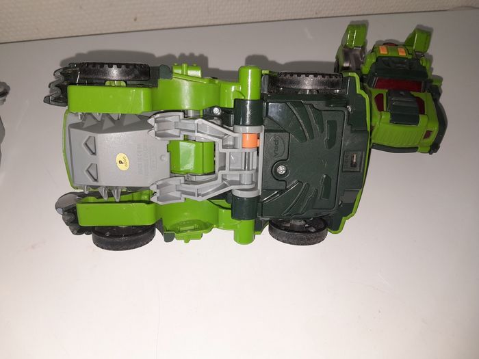 Lot véhicules/dinosaures switch and go - photo numéro 6