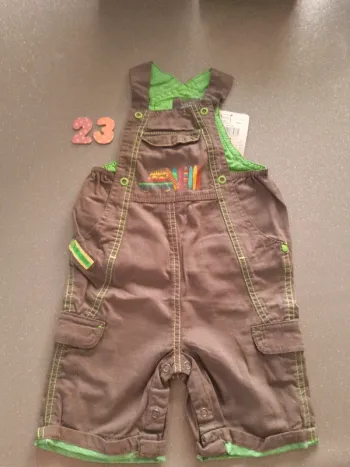 Salopette short neuve 23 mois