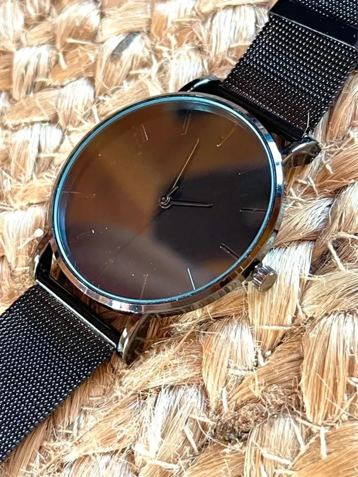 Montre Minimaliste Élégante - photo numéro 6