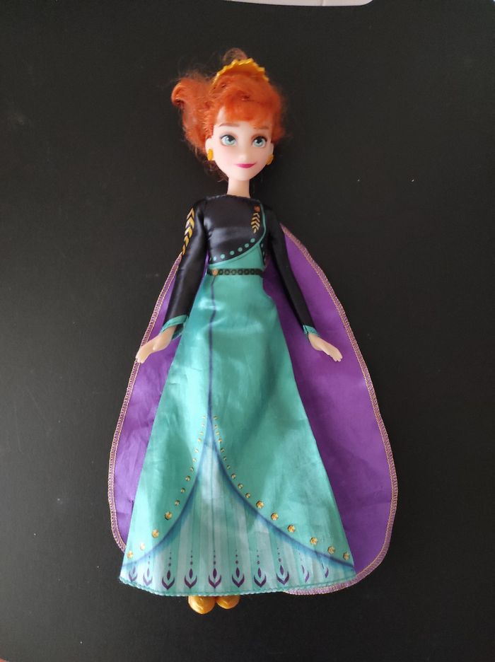 Poupée Anna – très bon état (La Reine des Neiges) - photo numéro 2