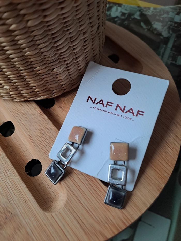Paire de boucles d oreilles fantaisie à clou Naf Naf neuves - photo numéro 2