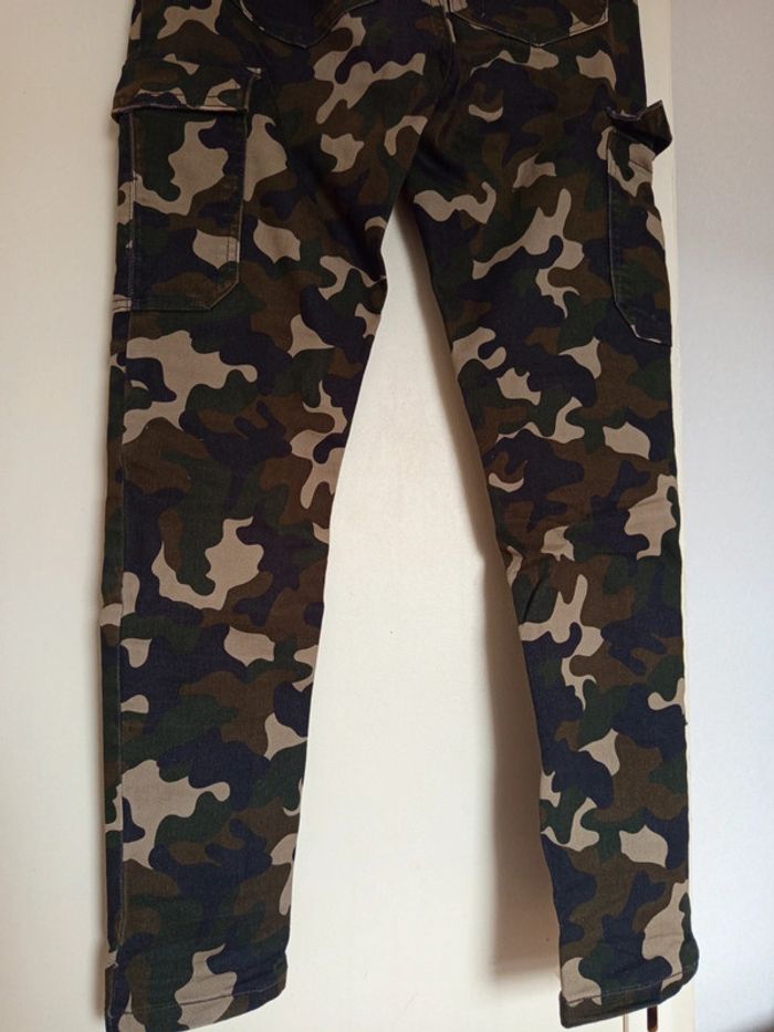 Cargo effet militaire taille M de la marque Jennifer - photo numéro 17