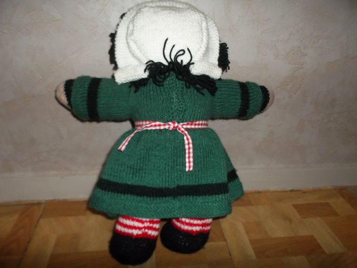 Poupée en laine - photo numéro 2