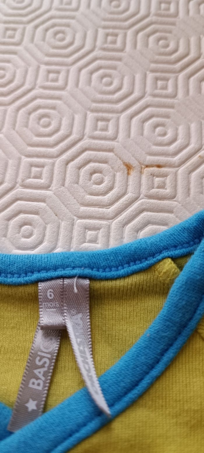 Lot Bodies 6mois - photo numéro 5