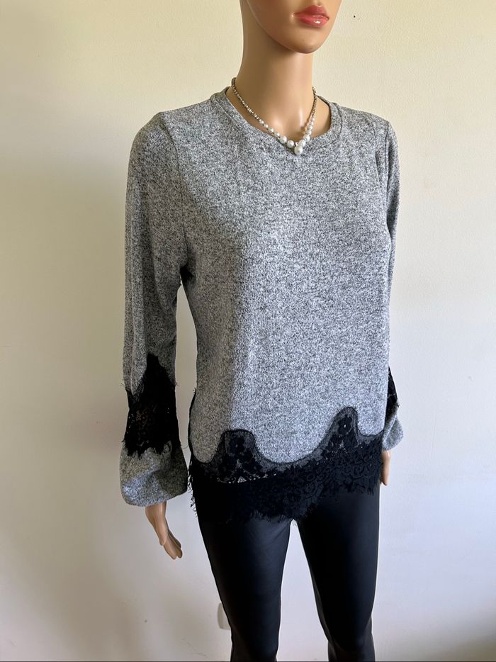 Pull gris et noir à manches longues Naf Naf taille L TBE - photo numéro 2