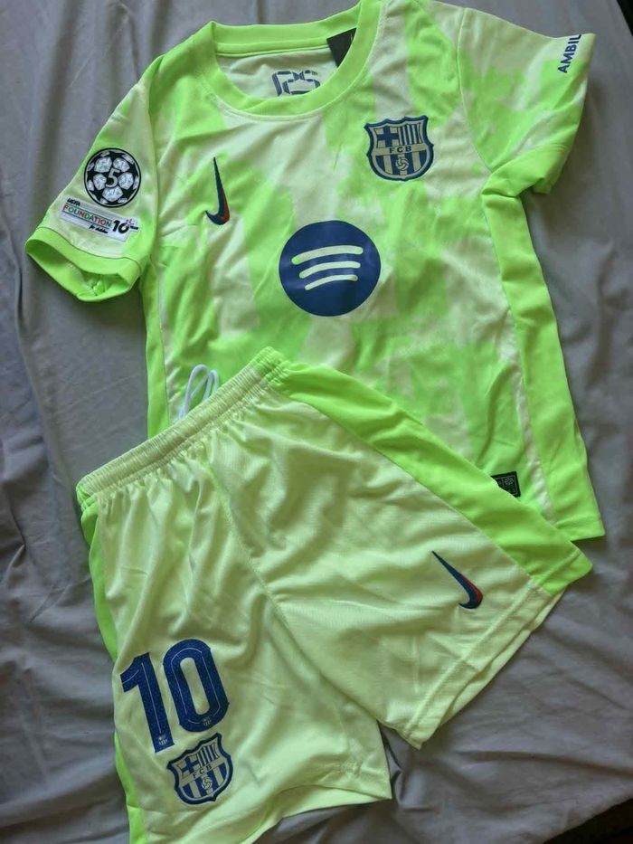 Ensemble de football - Barcelone - Lamine Yamal - 9 ans ( 24 )