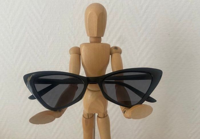 Paire de lunettes noires montures papillon/ starlette ASOS - photo numéro 3