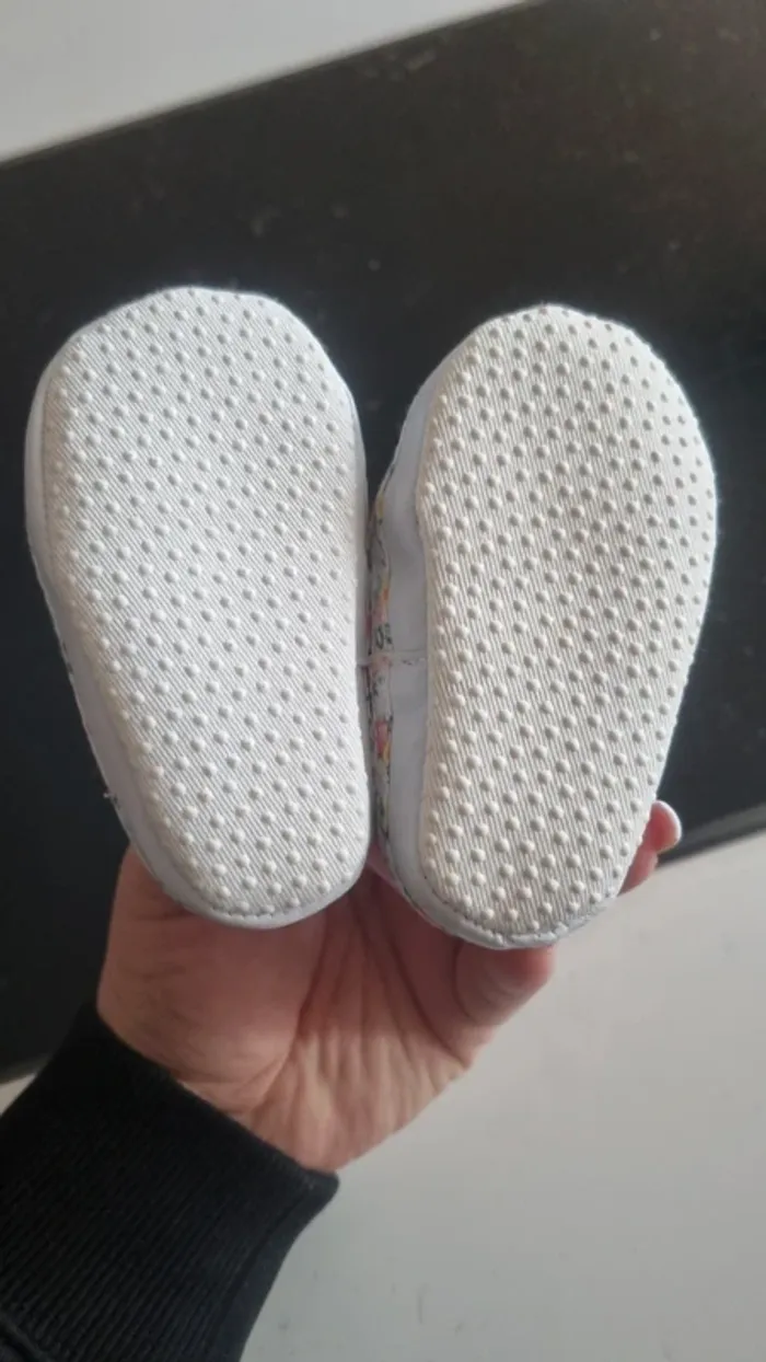 Chaussures bébé fille NEUVE - photo numéro 3