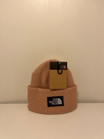 The North Face – Taille Unique – Maille côtelée chaude – Rose tendre – Bonnet cocon d’hiver – Logo brodé – Pour froid urbain & escapades nature