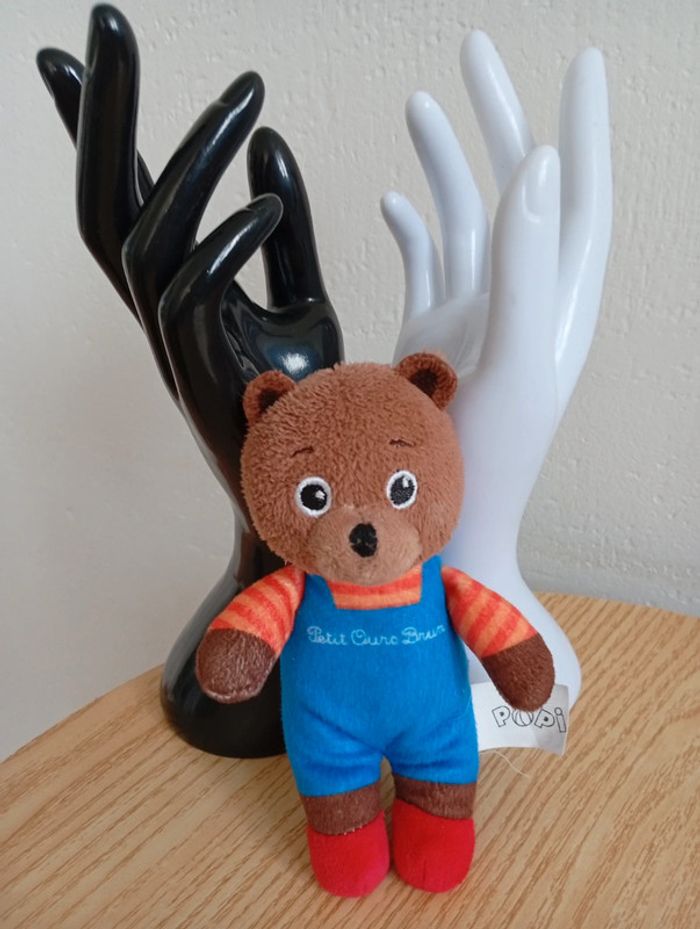 Petit ours brun petite peluche mignonne animaux en peluche
