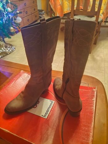 Bottines nubuck en cuir 10€