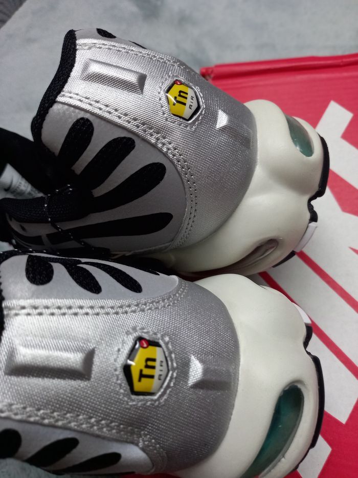 Baskets Air Max TN blanc et noir,  taille 43 - photo numéro 9