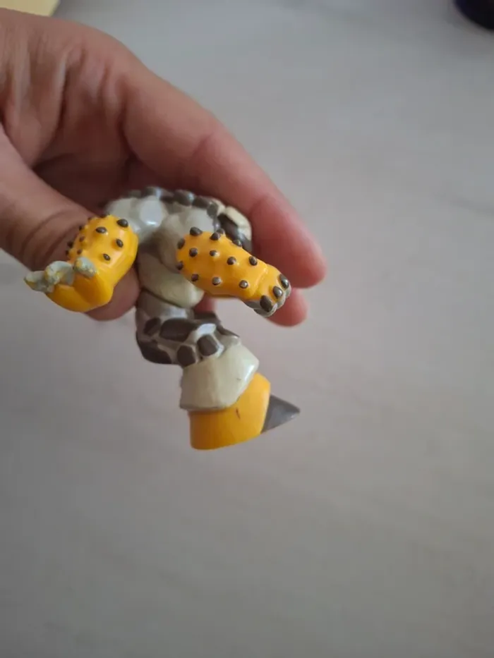 Figurine vintage giochi Kongor – gormiti Peuple de la Roche – Série 1 numéro 4 (2007) - photo numéro 6