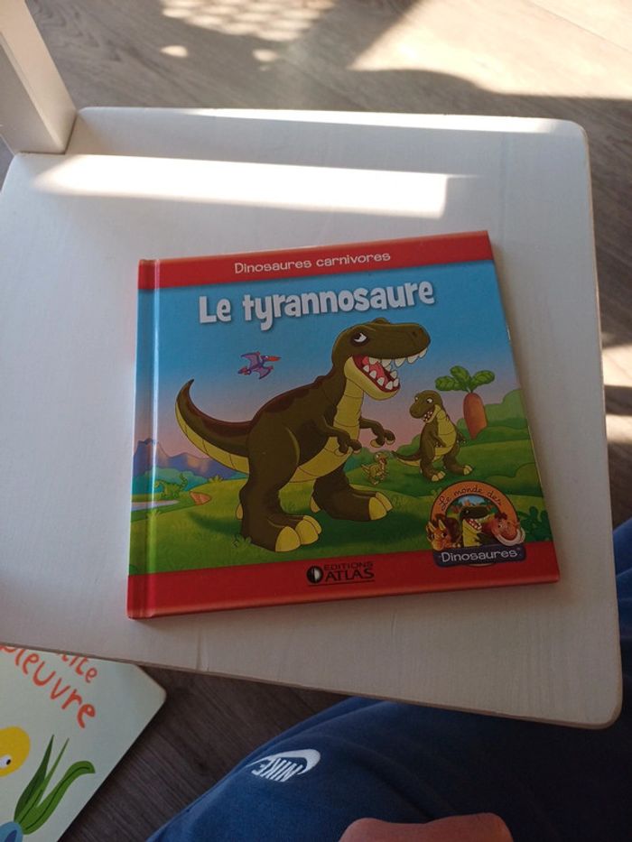 Le tyrannosaure