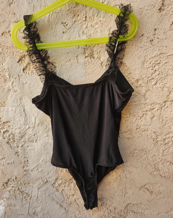 Body noir à manche froufrou - photo numéro 6