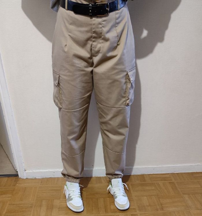 Pantalon cargo Boohoo 40