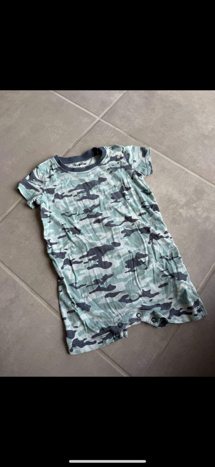 Barboteuse combishort camouflage 36 mois