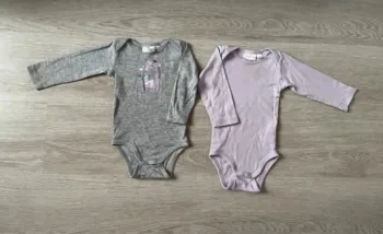 Lot de 2 bodys 9 mois