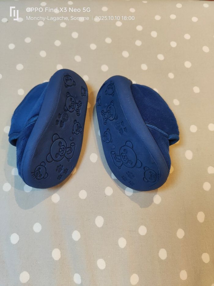 Chaussons à scratch pointure 20 on extenso Réduction jusqu'à -70% - photo numéro 2