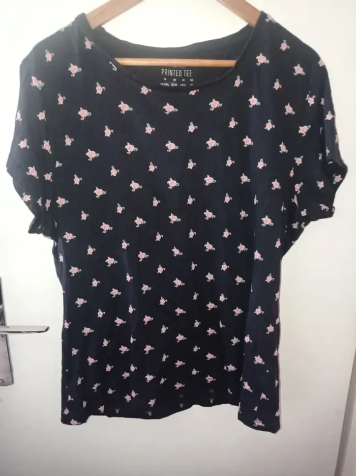 T-shirt manche courte bleu marine motifs fleurs - photo numéro 2