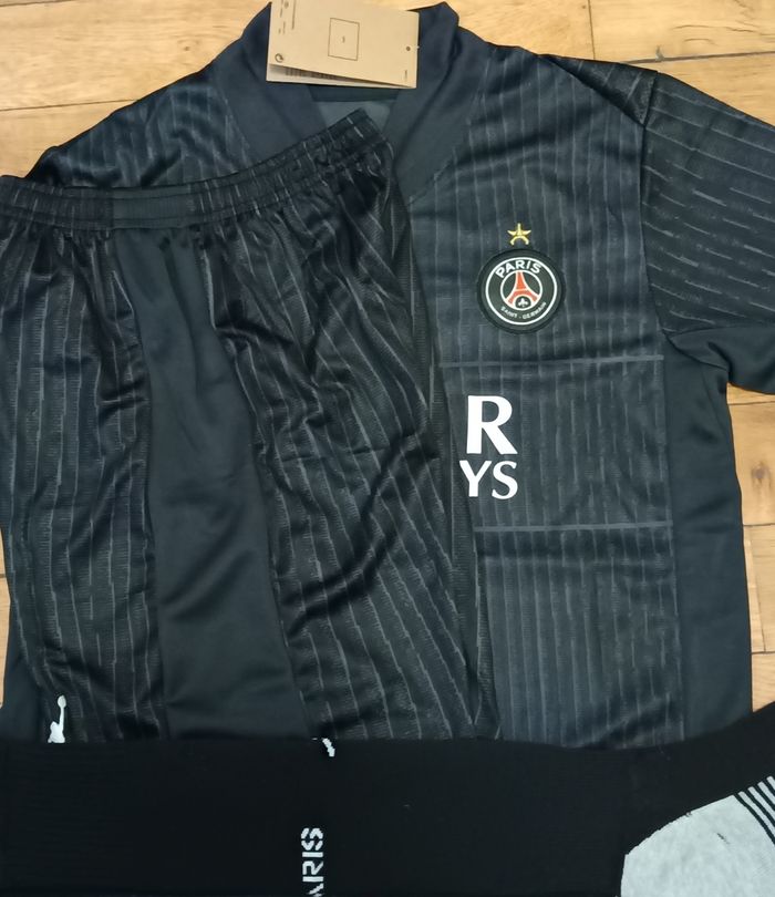 Kit football Doué noir taille 12 ans modèle 2026 - photo numéro 4