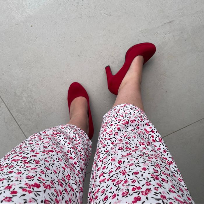 Chaussures à talons velours rouges - photo numéro 3