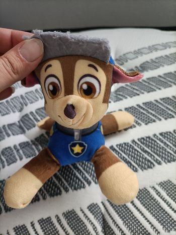 Peluche chace 