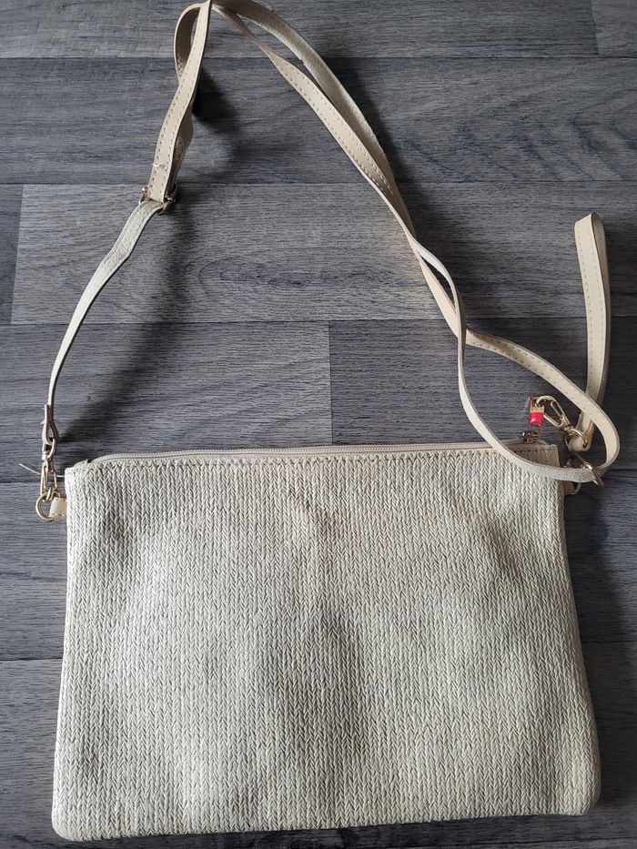 Sac à mains/pochette broderies fleurs beige🌹 - photo numéro 3