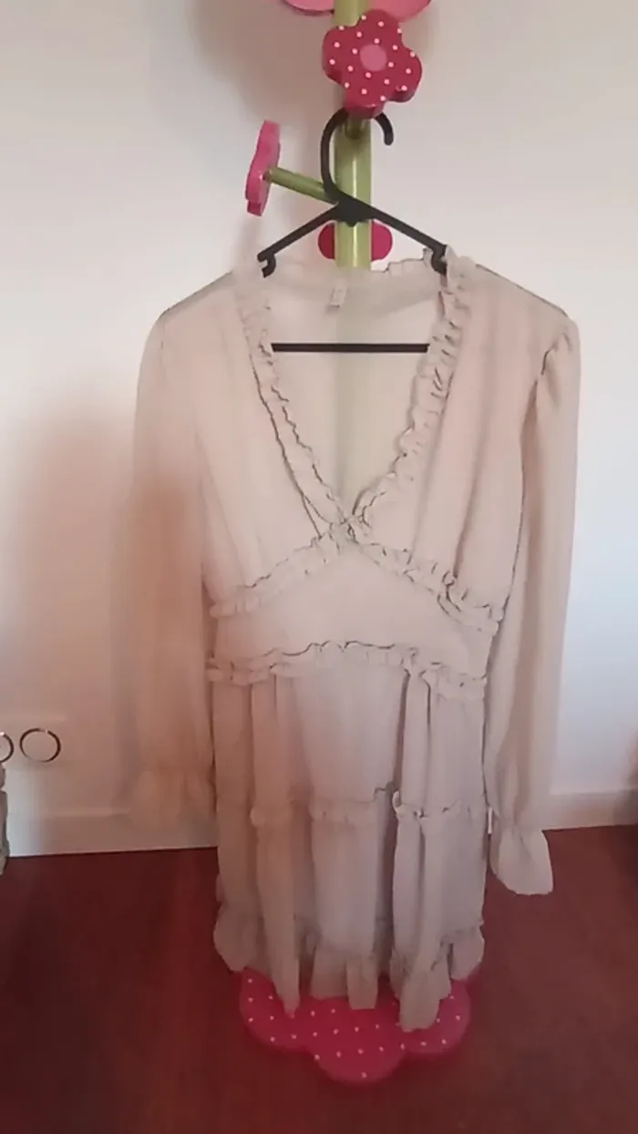 Très belle robe en voile -T U- 3 cœurs