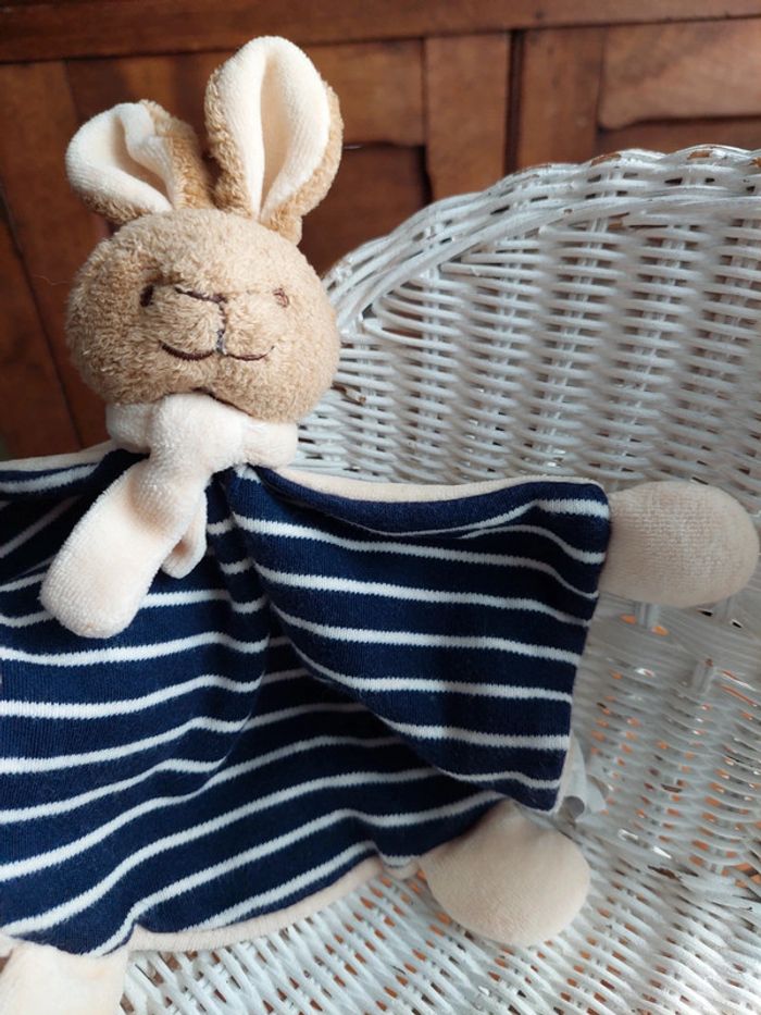 Doudou plat lapin rayé bleu marine - photo numéro 2