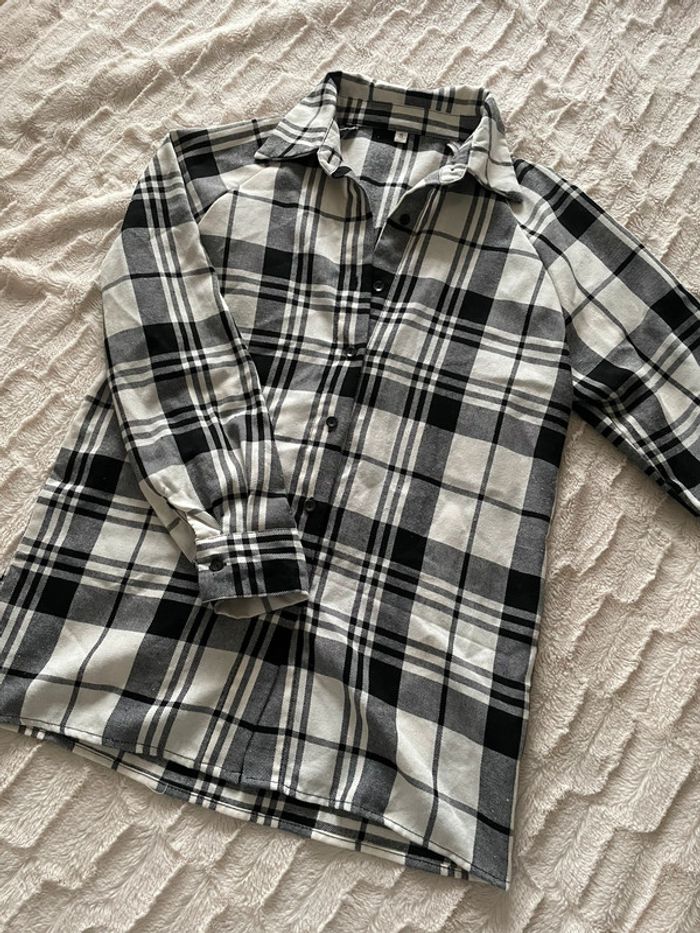 Chemise noire/grise et blanche - photo numéro 2