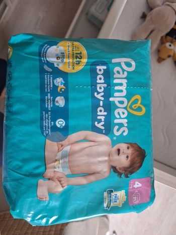 Pampers babydry taille 4