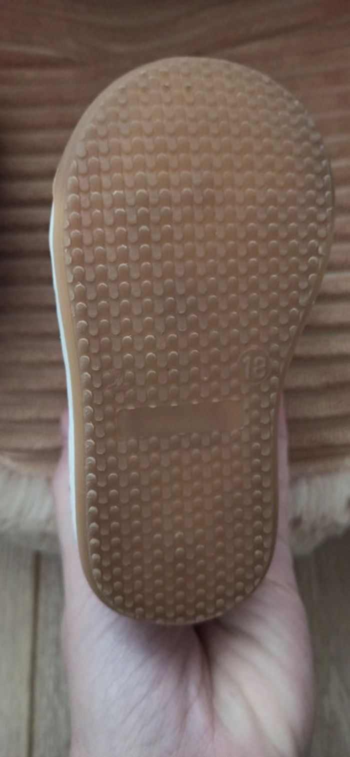 Chaussure garçon taille 18 - photo numéro 14