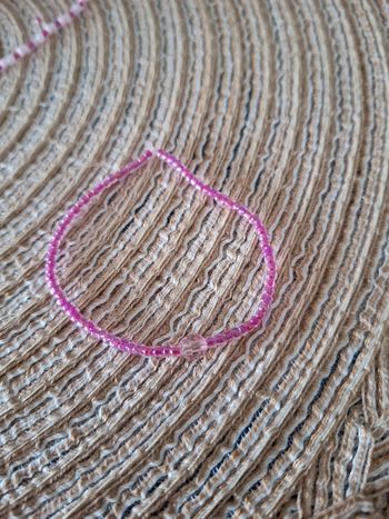 Bracelet rose en perles