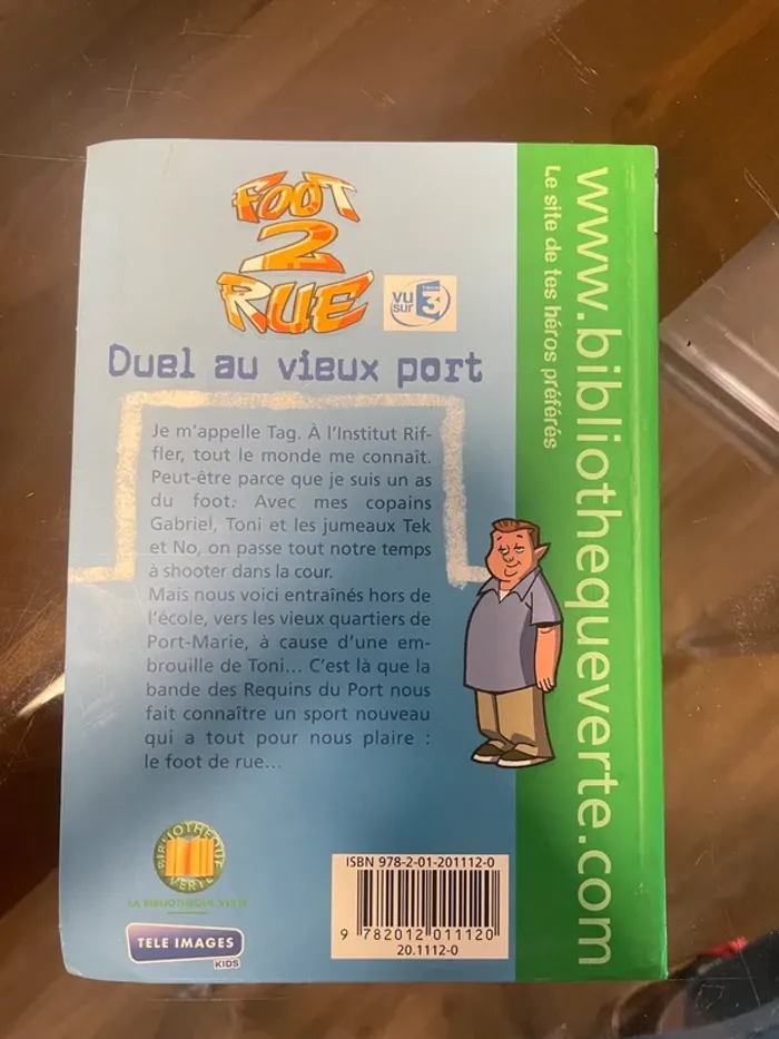 Livre Foot 2 rue : Duel au vieux port - photo numéro 2