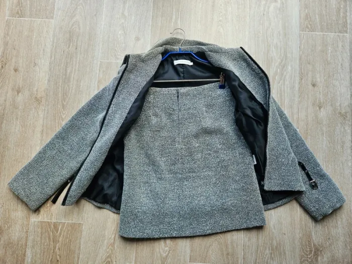 Ensemble gris