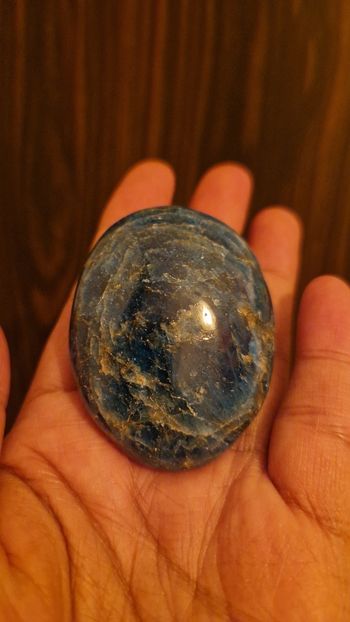 Apatite bleu bleue de Madagascar 95g Pierre Naturelle galet 