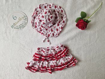 Ensemble jupe + chapeau cerises
