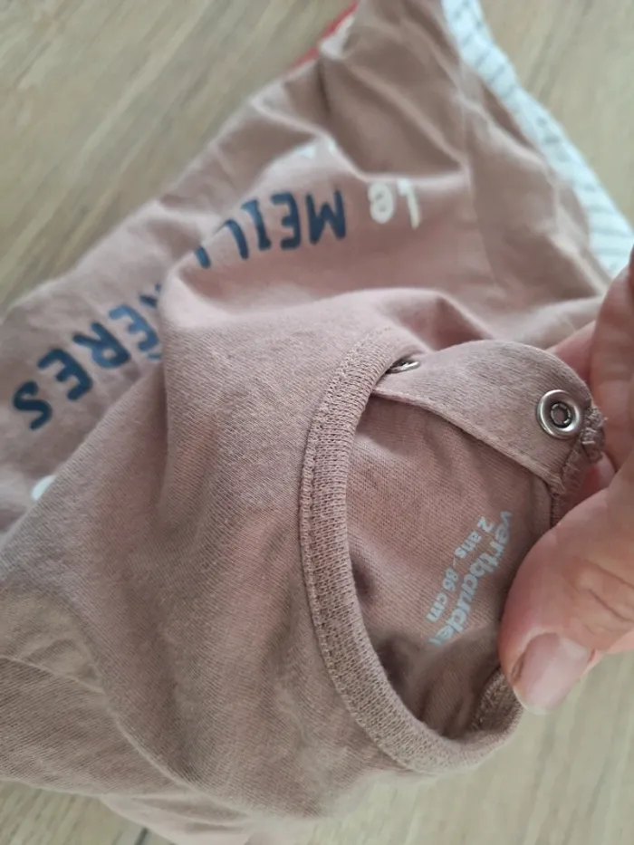 Lot tshirt 24mois - photo numéro 2