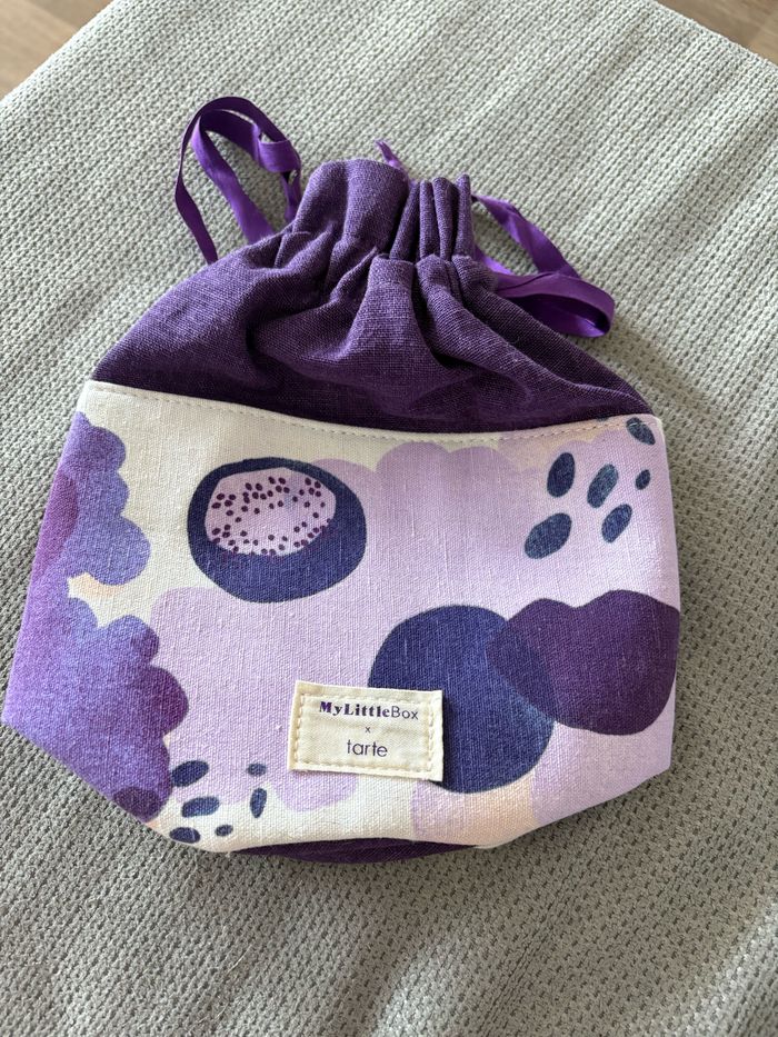 Trousse à maquillage  tarte