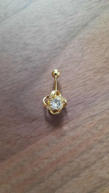 💛 Piercing nombril doré avec cristal scintillant 💛