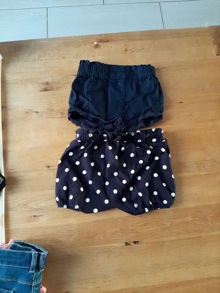 Lot Short fille 1 an