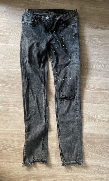Jean troué avec perles kiabi taille 38