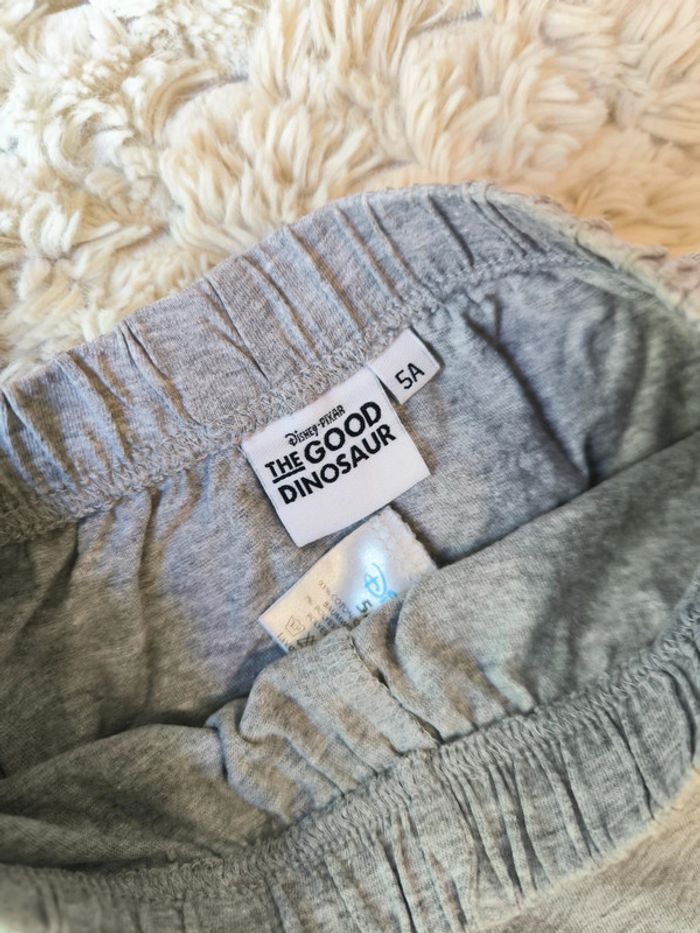 Short gris - photo numéro 3