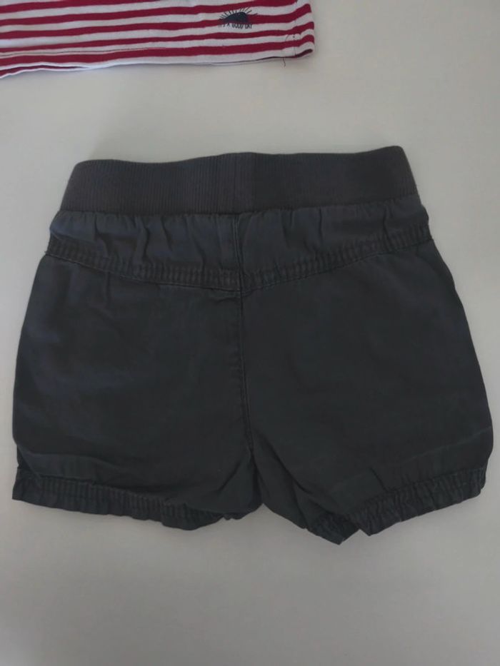 Short gris et tee shirt rouge rayé marinière - photo numéro 6