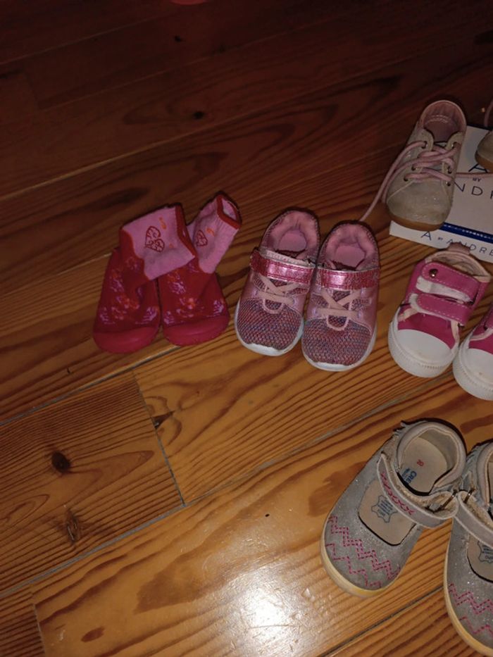 Lot chaussures et une paire de chausson 19 et 20 fille - photo numéro 4