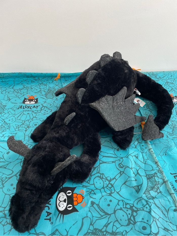 Enorme Jellycat ONYX DRAGON HUGUE 🖤 - photo numéro 8