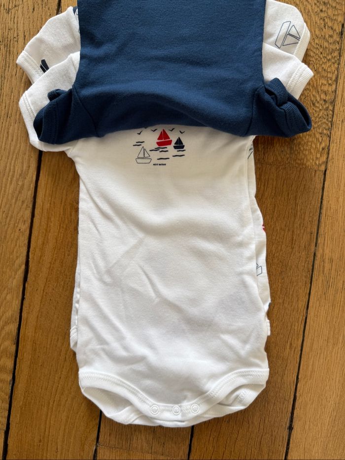 Lot de 3 bodies petit bateau neuf 3 mois - photo numéro 2