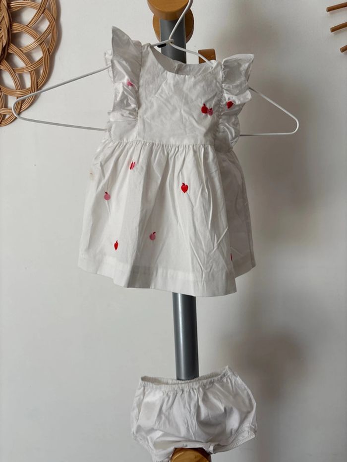 Ensemble Jacadi 3M avec détails brodes